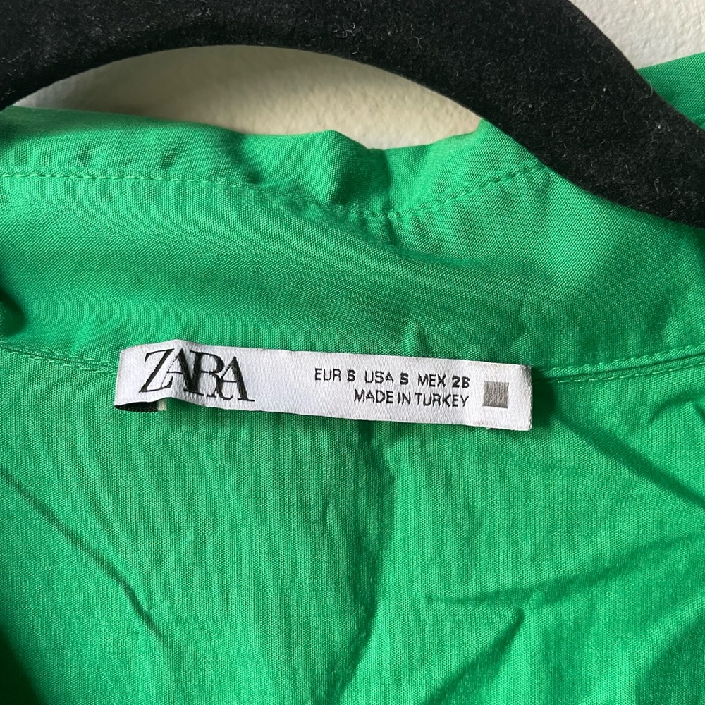 Button up - Picture 4 of 4